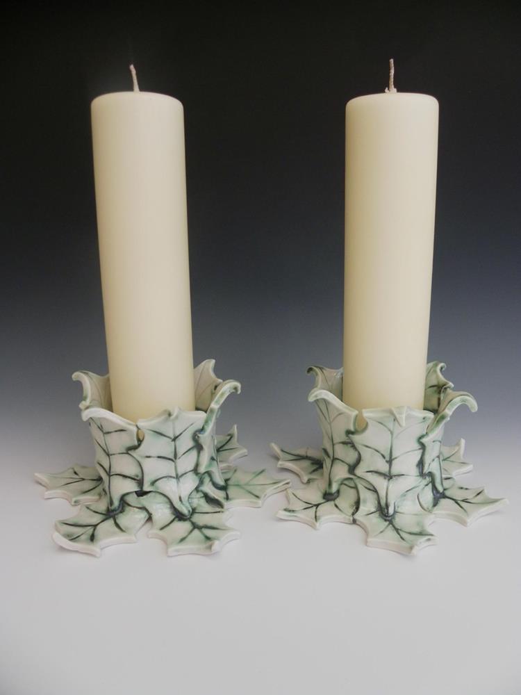 Holly candle holders.
Porcelain.